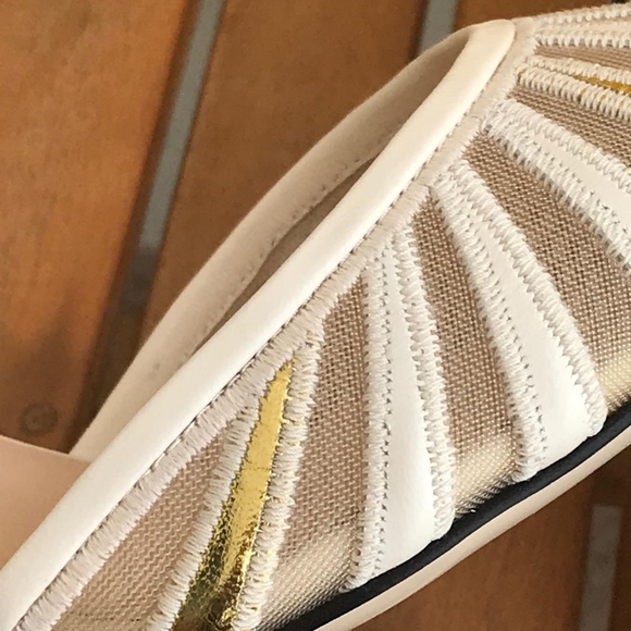 New - 💯 Original FENDI Colibri Lite Mixed Media Pump - Picture 12 of 16